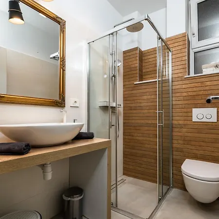 Luxury Mimi